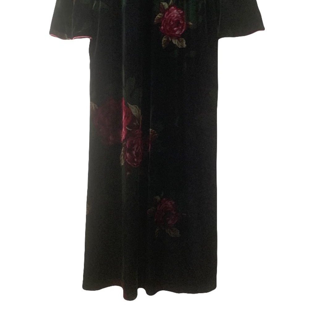 Oscar de la Renta Sleepwear Floral Velvet Robe - Black and Red - Picture 7 of 8